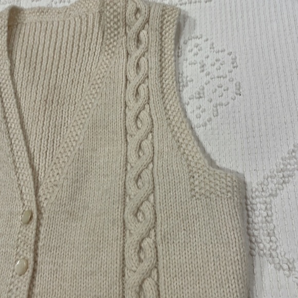 Handknit wool vest - Picture 5 of 6